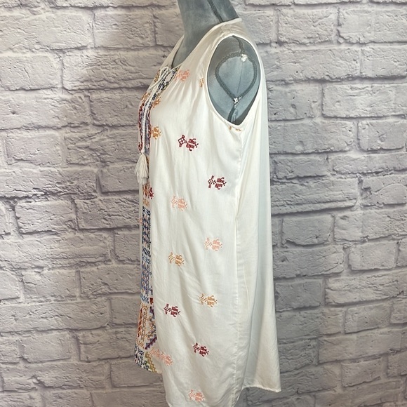 🤩3 for $30 Bundle Deal🤩
NWT Chic Connection cross stitch embroidered shift dress - Picture 4 of 8